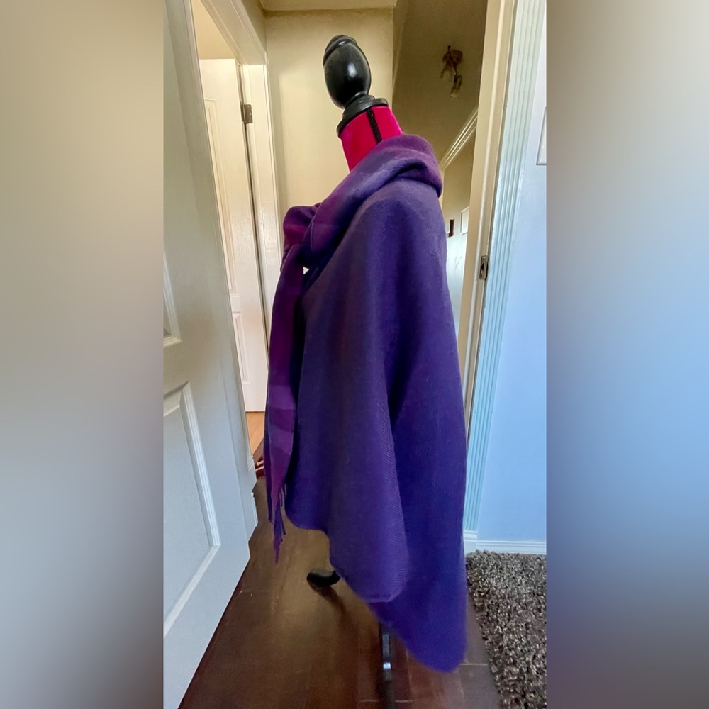 Burberry Merino Wool Reversible Cape Viola Check Horseferry Road London - Picture 8 of 15